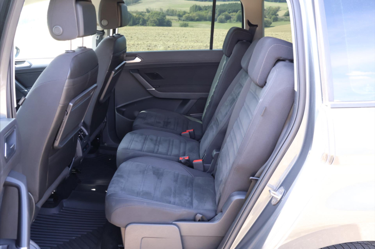 Volkswagen Touran 2,0 TDI 110kW DSG LED 1.Maj.