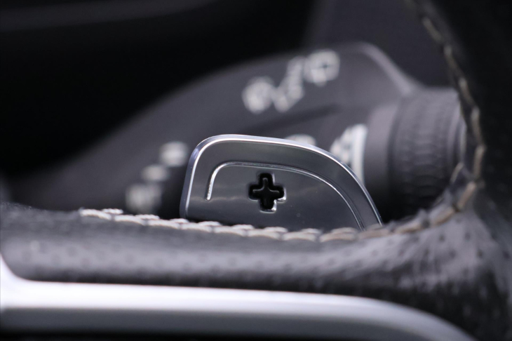 Volvo XC90 2,0 L 173kW D5 R-Design AWD DPH