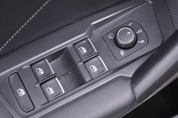 Volkswagen Tiguan Allspace 2,0 TSI DSG 4M R-Line 7Míst DPH