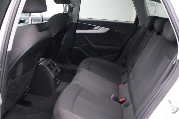 Audi A4 1,4 TFSI 110kW Aut. serv.kn.