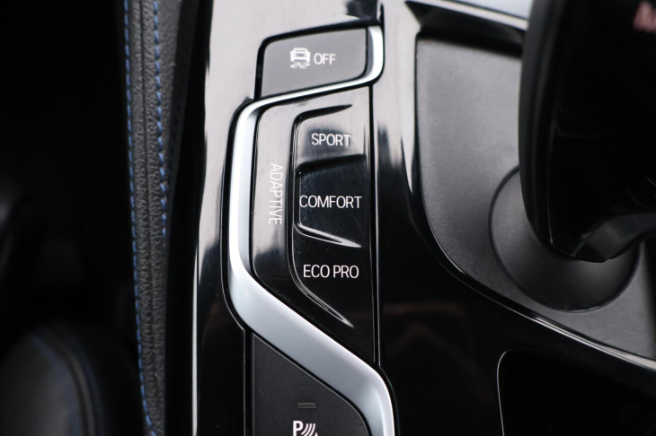 BMW Řada 5 3,0 530d xDrive 195kW M-paket