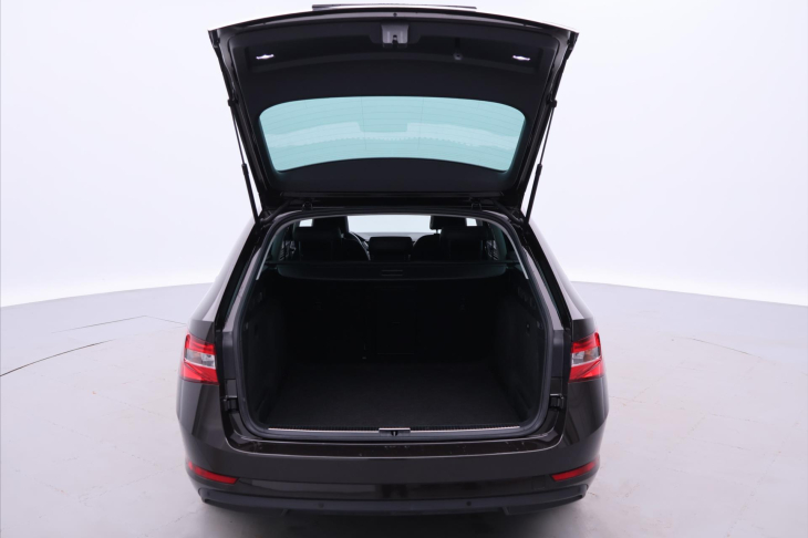 Škoda Superb 2,0 TDI 110kW Style DSG CZ DPH