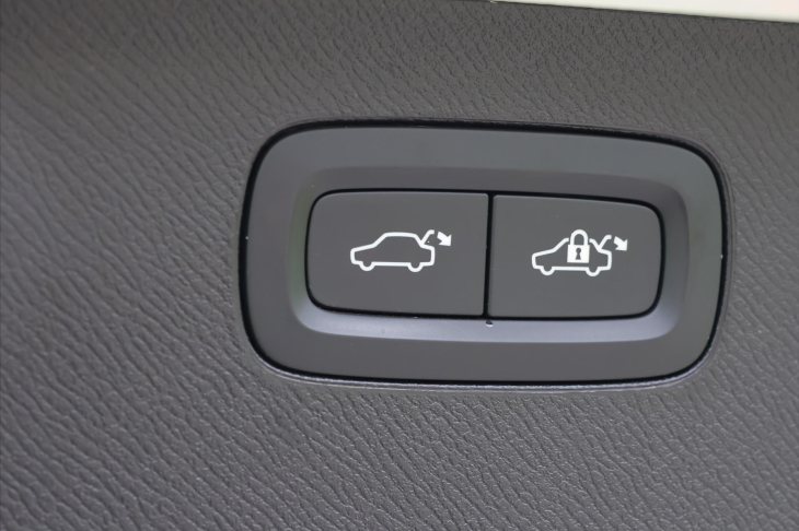 Volvo XC90 2,0 228kW T8 AWD Ultimate Bright