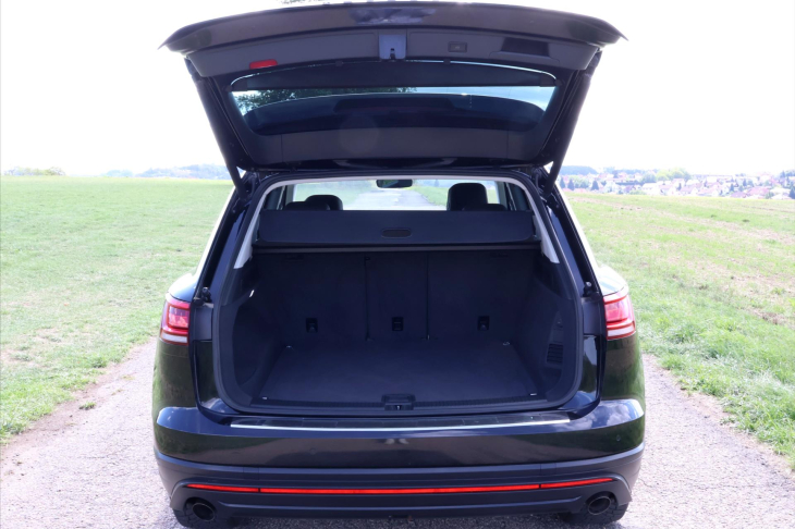 Volkswagen Touareg 3,0 TDI 170kW 4x4 Tažné CZ
