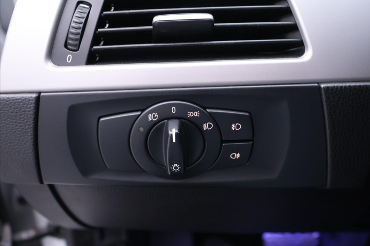 BMW Řada 3 2.0 320i 110kW Aut. Xenon