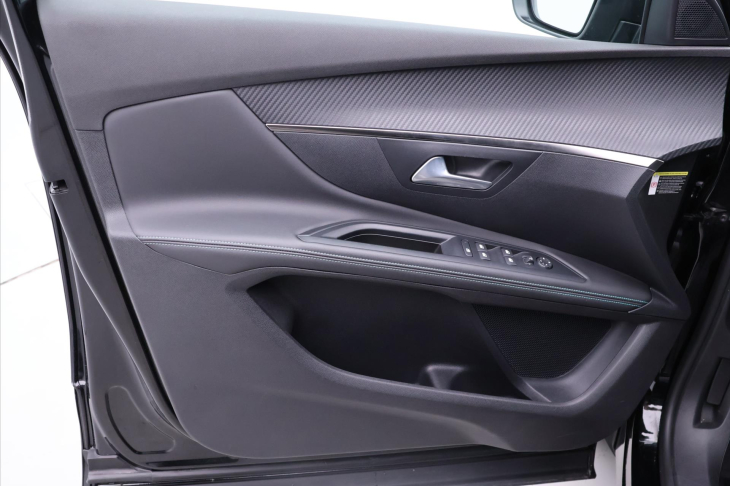 Peugeot 5008 1,2 PT 96kW Allure 7.Míst DPH