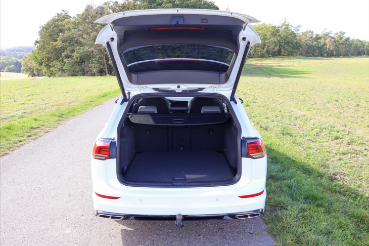 Volkswagen Golf 2,0 TDI R-line DSG Matrix DPH