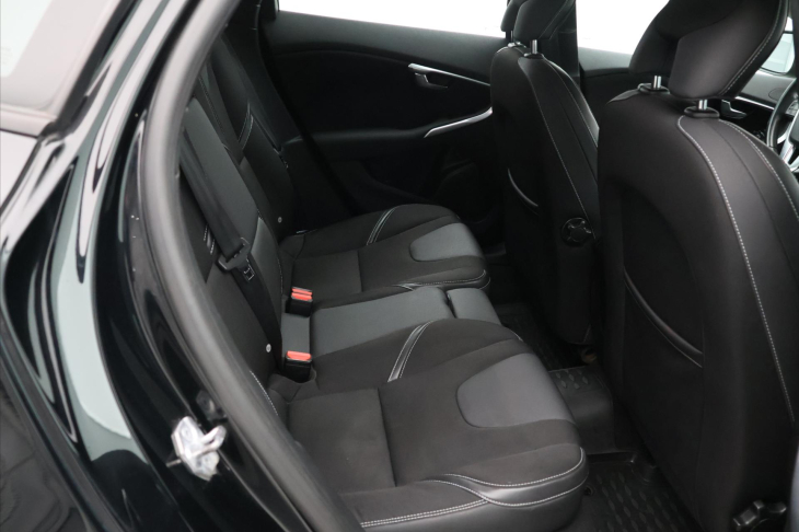 Volvo V40 2,0 D2 Drive-E Aut Momentum