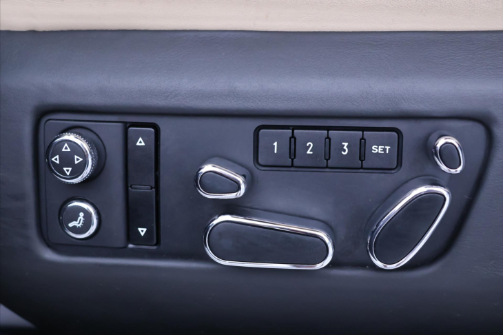 Bentley Continental Flying Spur 6,0 W12 412 kW 4x4 Kůže DPH