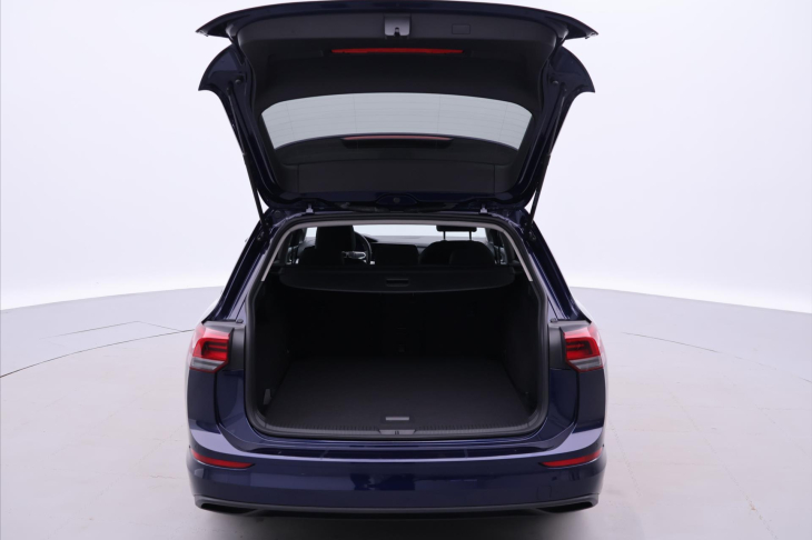 Volkswagen Golf 1,5 TSI 96kW Vrtual CZ LED