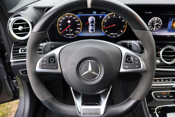 Mercedes-Benz Třídy E 4,0 63S 4MATIC+ 450kW AMG DPH
