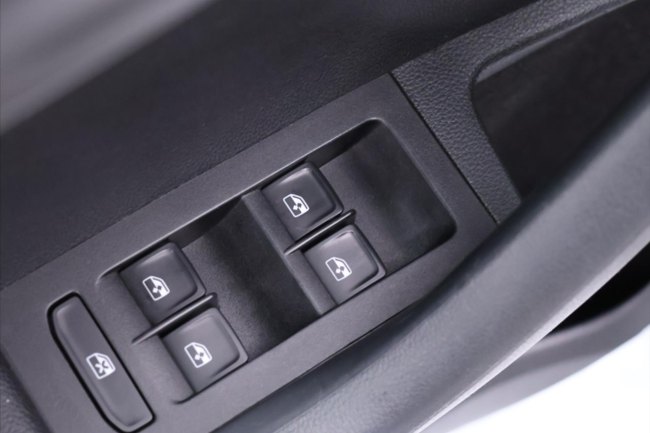 Škoda Octavia 1,6 TDI 81kW DSG JOY Aut.klima