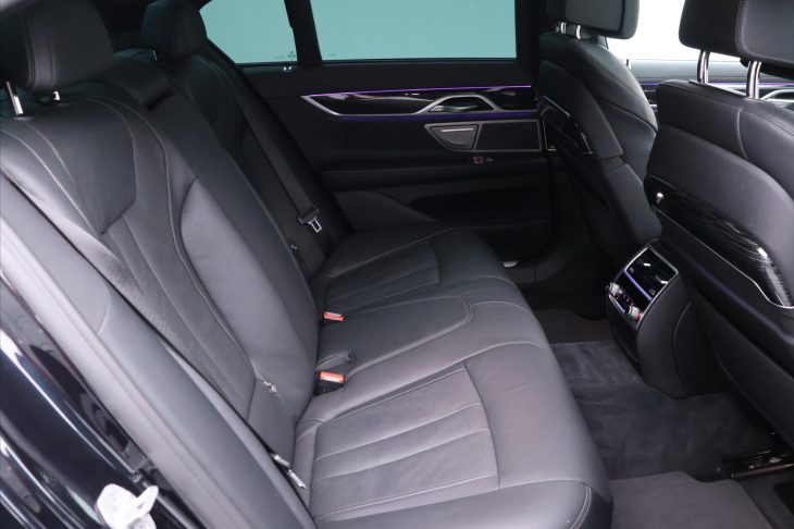 BMW Řada 7 3,0 730d xDrive 210kW M-paket