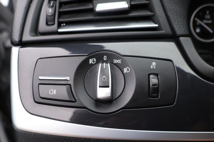 BMW Řada 5 2.0 520d 135kW Aut. Xenon Navi CZ