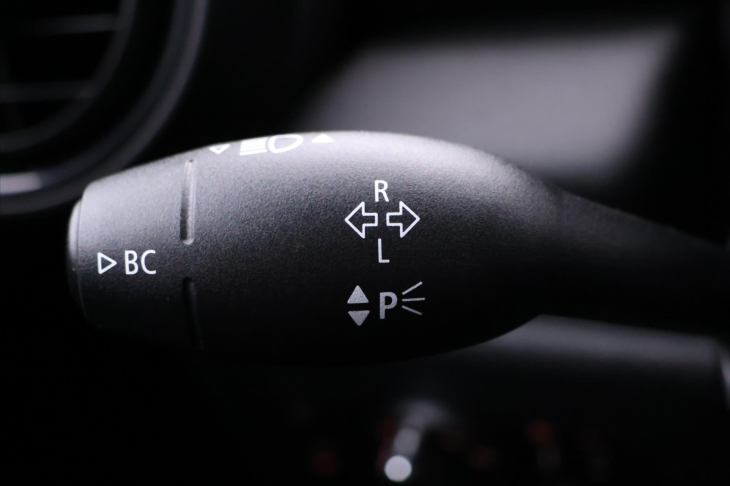 Mini One 1,5 i 75kW JCW Kůže 1.Maj.