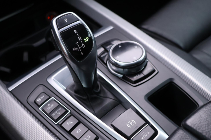 BMW X5 3,0 xDrive40d 230kW CZ