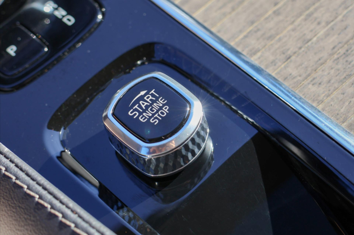 Volvo XC90 2,0 B5 AWD Ultimate Dark 7-Míst