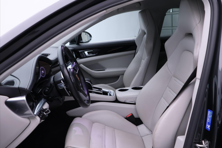 Porsche Panamera 4,0 V8 310kW Chrono Bose CZ 4S