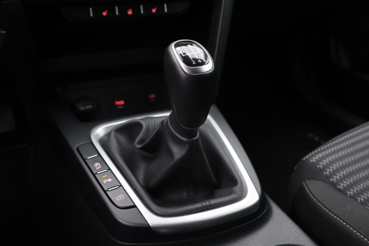 Kia Ceed 1,5 T-GDI 117kW TOP DPH CZ 1.Maj
