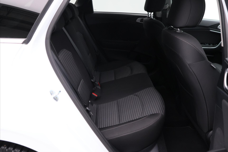 Kia Ceed 1,5 T-GDI 117kW TOP DPH CZ 1.Maj