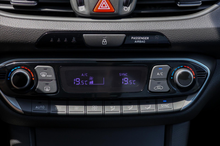Hyundai i30 1.6 CRDi Automat CZ Style LED