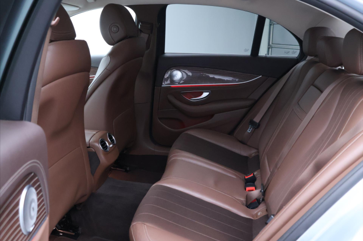 Mercedes-Benz Třídy E 2,0 4MATIC 135kW AT CZ