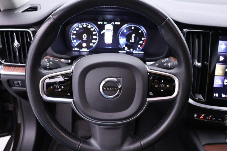 Volvo V60 2,0 D4 Drive-E Aut. AWD CZ DPH
