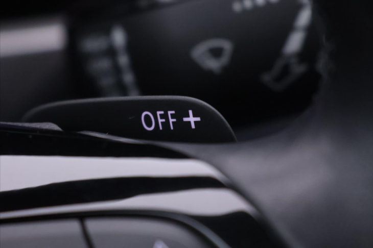 Volkswagen Touran 2,0 TDI 110kW DSG 1.Maj DPH