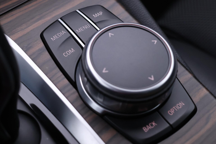 BMW Řada 5 2,0 520d xDrive 140kW