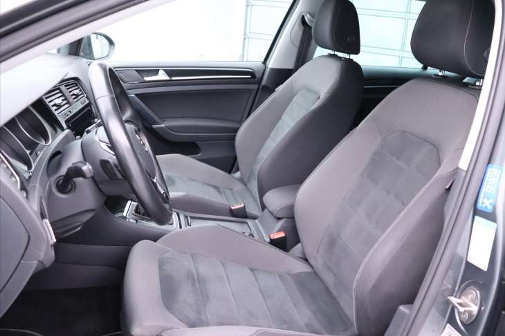 Volkswagen Golf 1,5 TGI 96kW Highline DSG CZ DPH