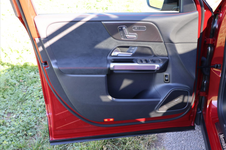 Mercedes-Benz GLB 2,0 200d 4Matic AMG Premium+