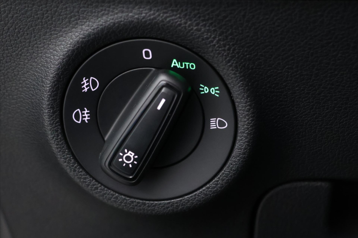 Škoda Karoq 1,0 TSI 81kW Clever LED DPH