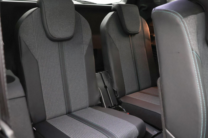 Peugeot 5008 1.2 PT 96kW Allure 7-Míst DPH