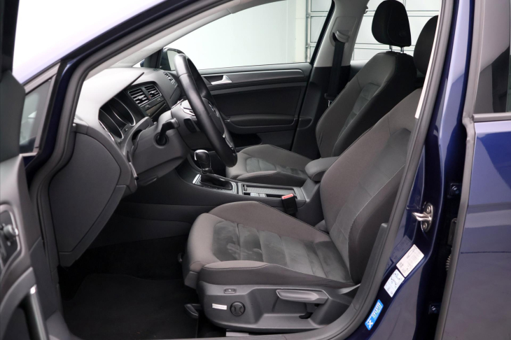 Volkswagen Golf 1,0 TSI 81kW DSG Navi 1.Maj