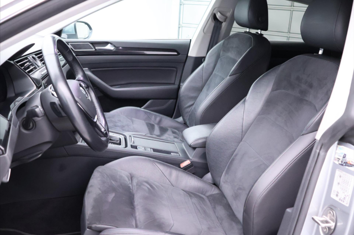 Volkswagen Arteon 2,0 TDI 140KW DSG LED Navi CZ
