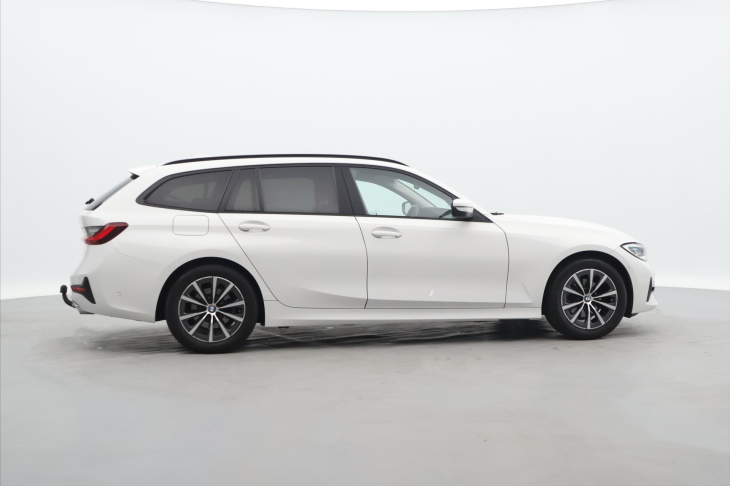 BMW Řada 3 2,0 320d 140kW CZ DPH Touring