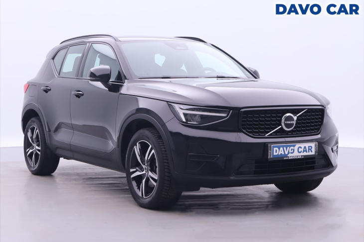 Volvo XC40 2,0 B4 145kW DCT Plus Dark DPH