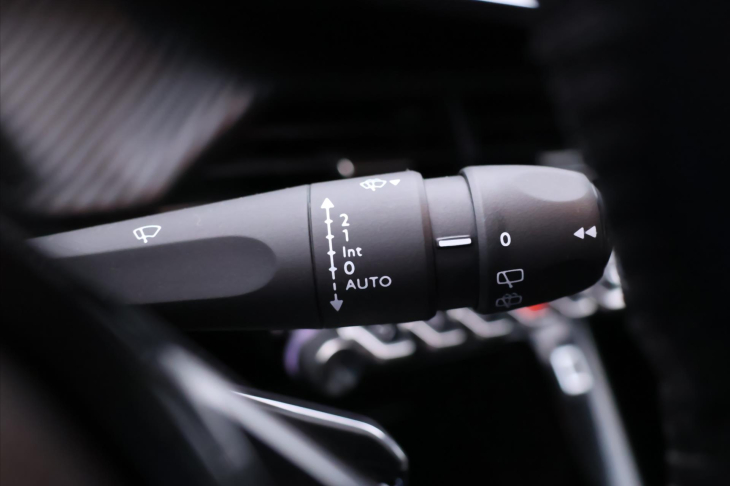 Peugeot 2008 1,2 PT 74kW CZ Klima ACTIVE