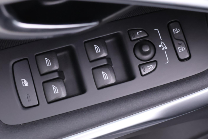 Volvo V40 2,0 D2 Winter Packet LED