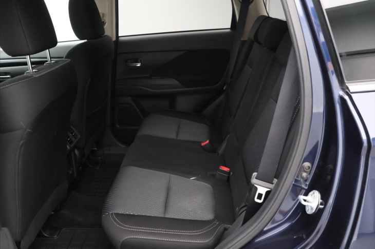 Mitsubishi Outlander 2,0 INTENSE MIVEC 110kW CVT 2WD