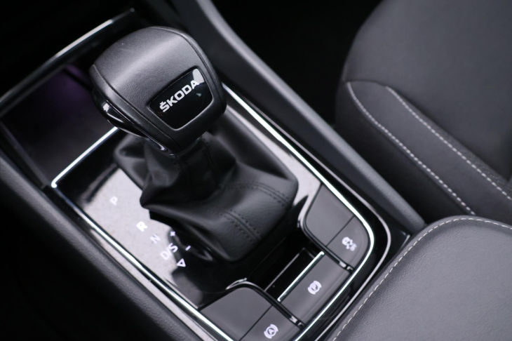 Škoda Karoq 2,0 TDI 85 kW DSG DPH Ambition