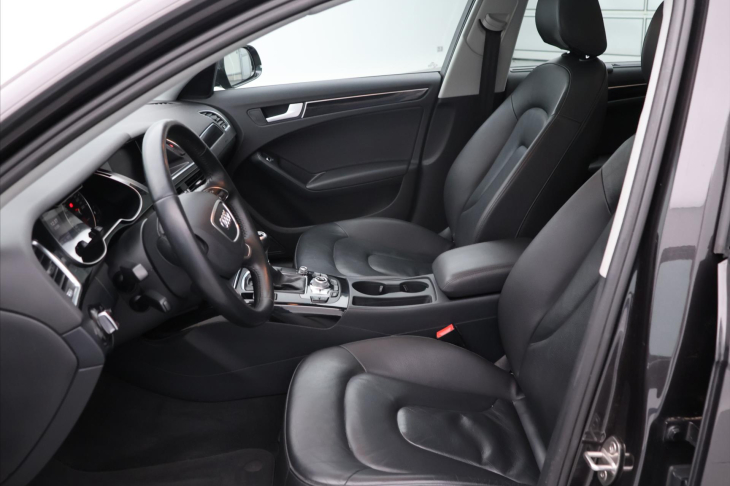 Audi A4 2,0 TDi 100kW Kůže Pano Navi