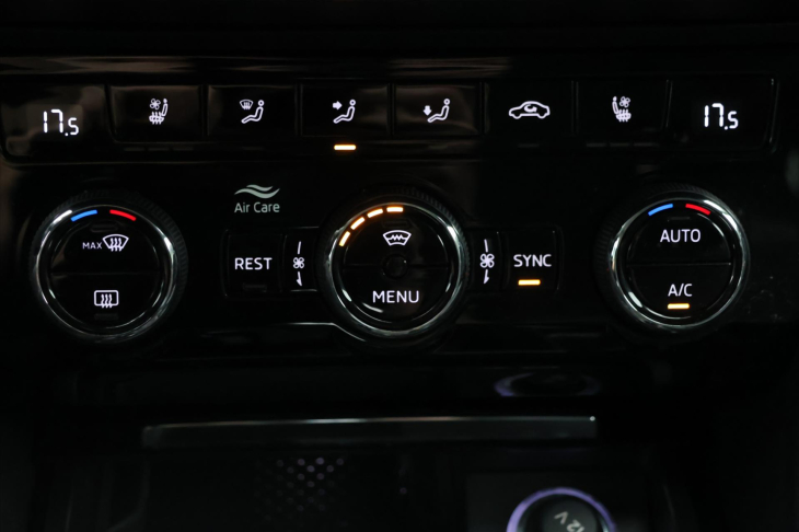 Škoda Superb 2,0 TSI 140 kW L&K DSG DPH CZ