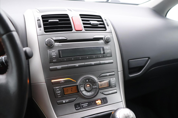 Toyota Auris 1,6 VVT-i 91kW Sol Aut.klima