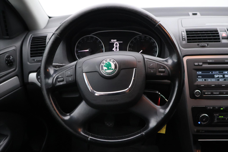 Škoda Octavia 1,6 TDI 77kW Elegance CZ Xenon