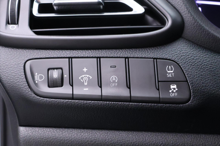 Hyundai i30 1,5 T-GDI 118kW Family Smart