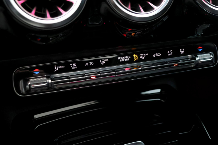 Mercedes-Benz CLA 2,0 35 AMG 225kW 4MATIC CZ