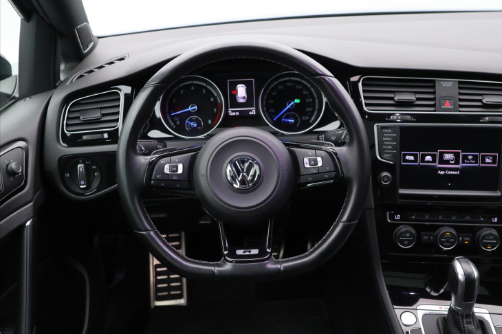 Volkswagen Golf 2,0 TSI R 221kW 4Motion DSG