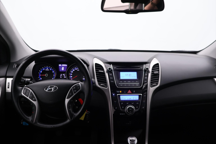Hyundai i30 1,6 CVVT 88kW CZ 1.Maj