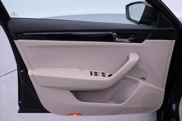 Škoda Superb 2,0 TDI 4x4 DSG L&K Matrix DPH
